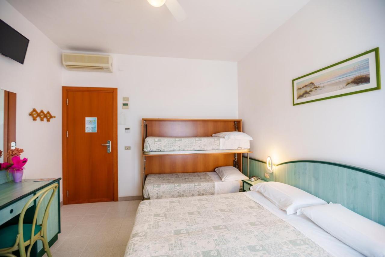 Hotel Astor Alba Adriatica Exterior photo