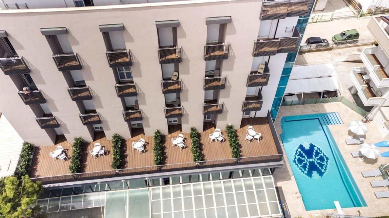 Hotel Astor Alba Adriatica Exterior photo