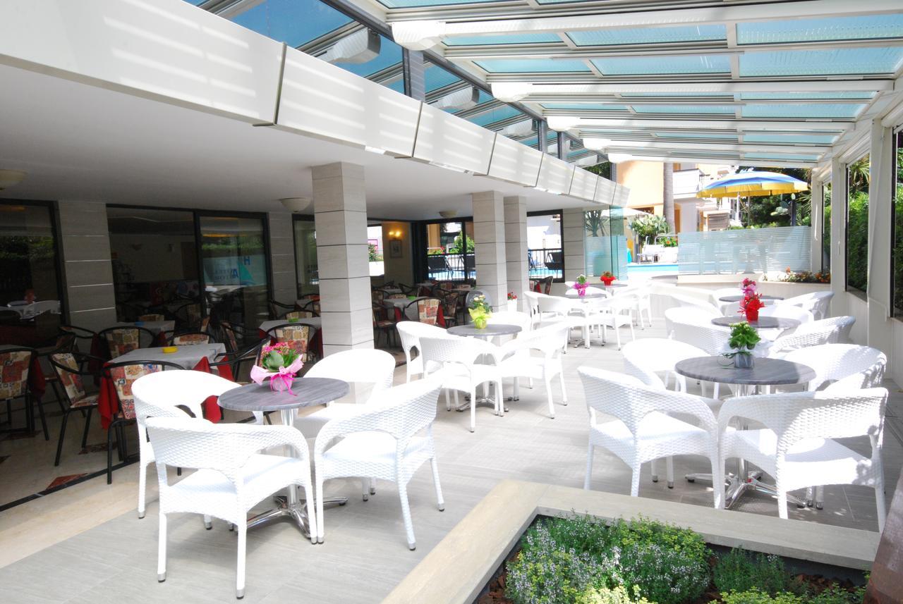 Hotel Astor Alba Adriatica Exterior photo